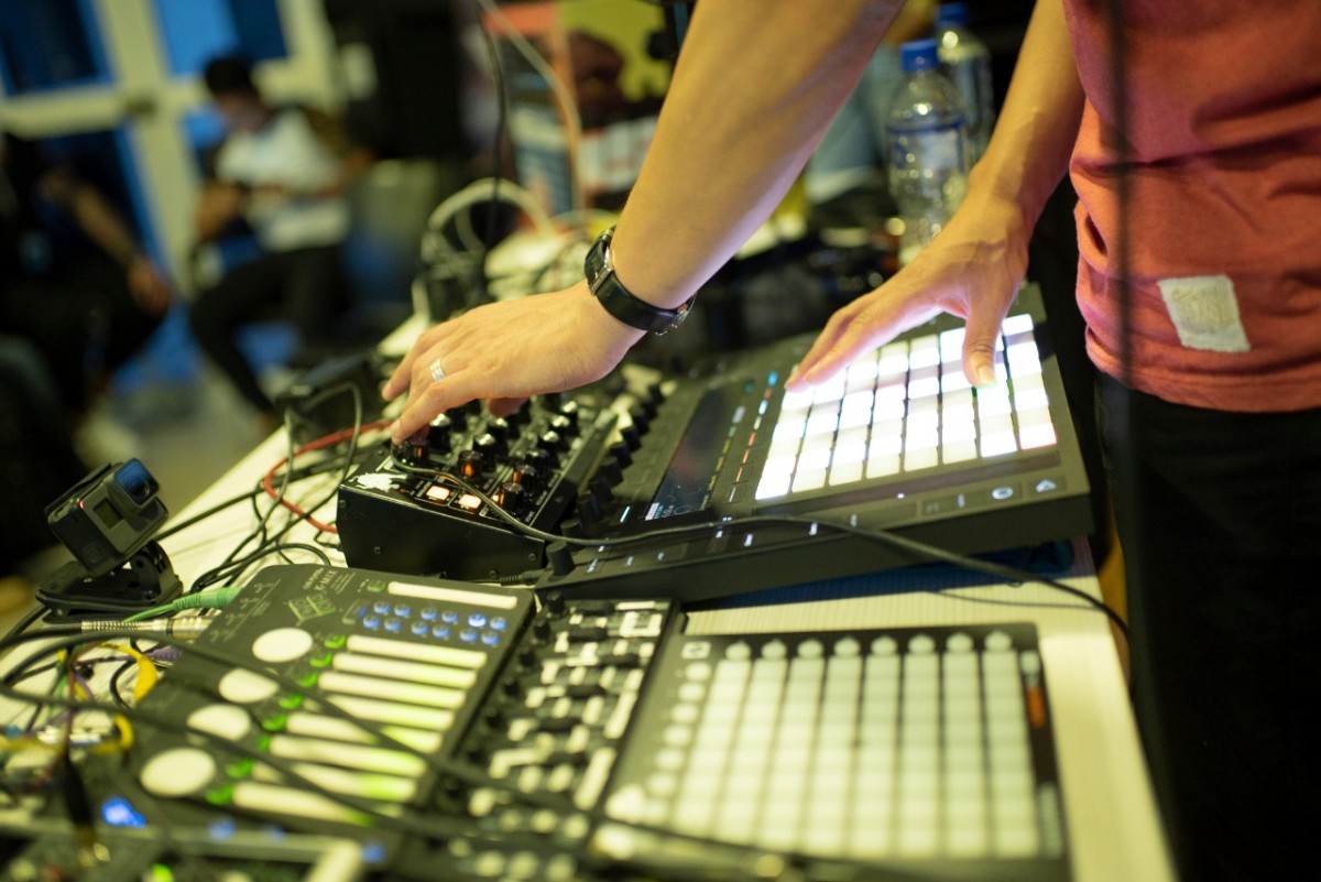 20 Great Live Electronic Music Performances Using Ableton Live: Post #1